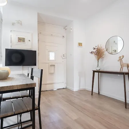 Estrela Patio One-bedroom W/ Patio - By Lu Holidays Διαμέρισμα *